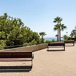 Breathtaking Studio, Amazing Views, Pool, Beach