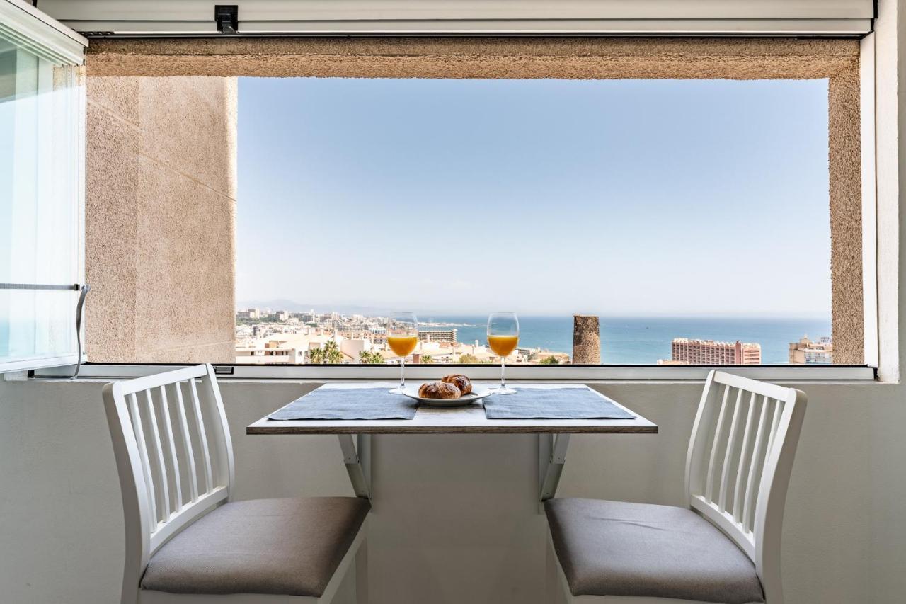 Breathtaking Studio, Amazing Views, Pool, Apartment