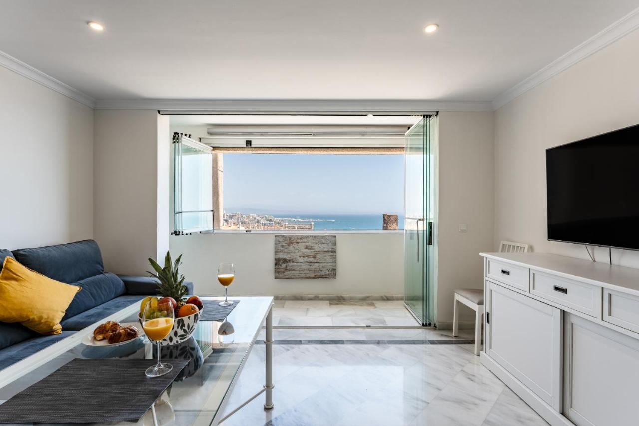 Breathtaking Studio, Amazing Views, Pool, Apartment *