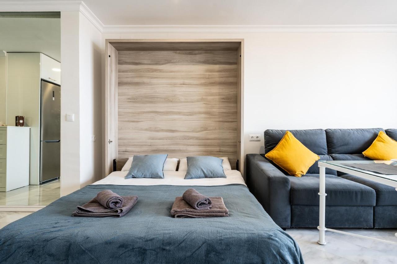 Apartment Breathtaking Studio, Amazing Views, Pool, Benalmadena