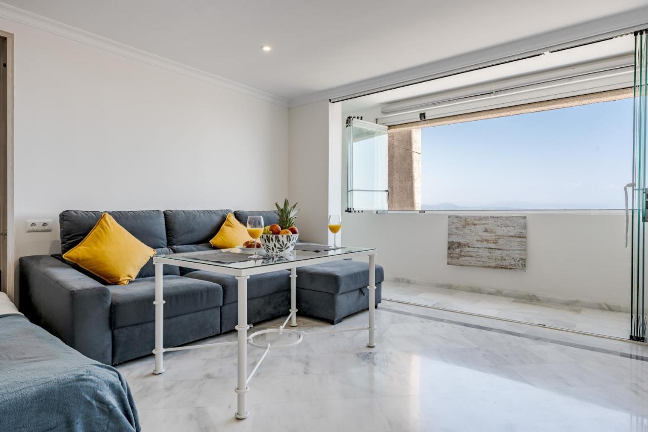 Breathtaking Studio, Amazing Views, Pool, Apartment *